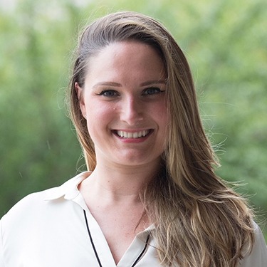 Headshot of Stephanie Cummings